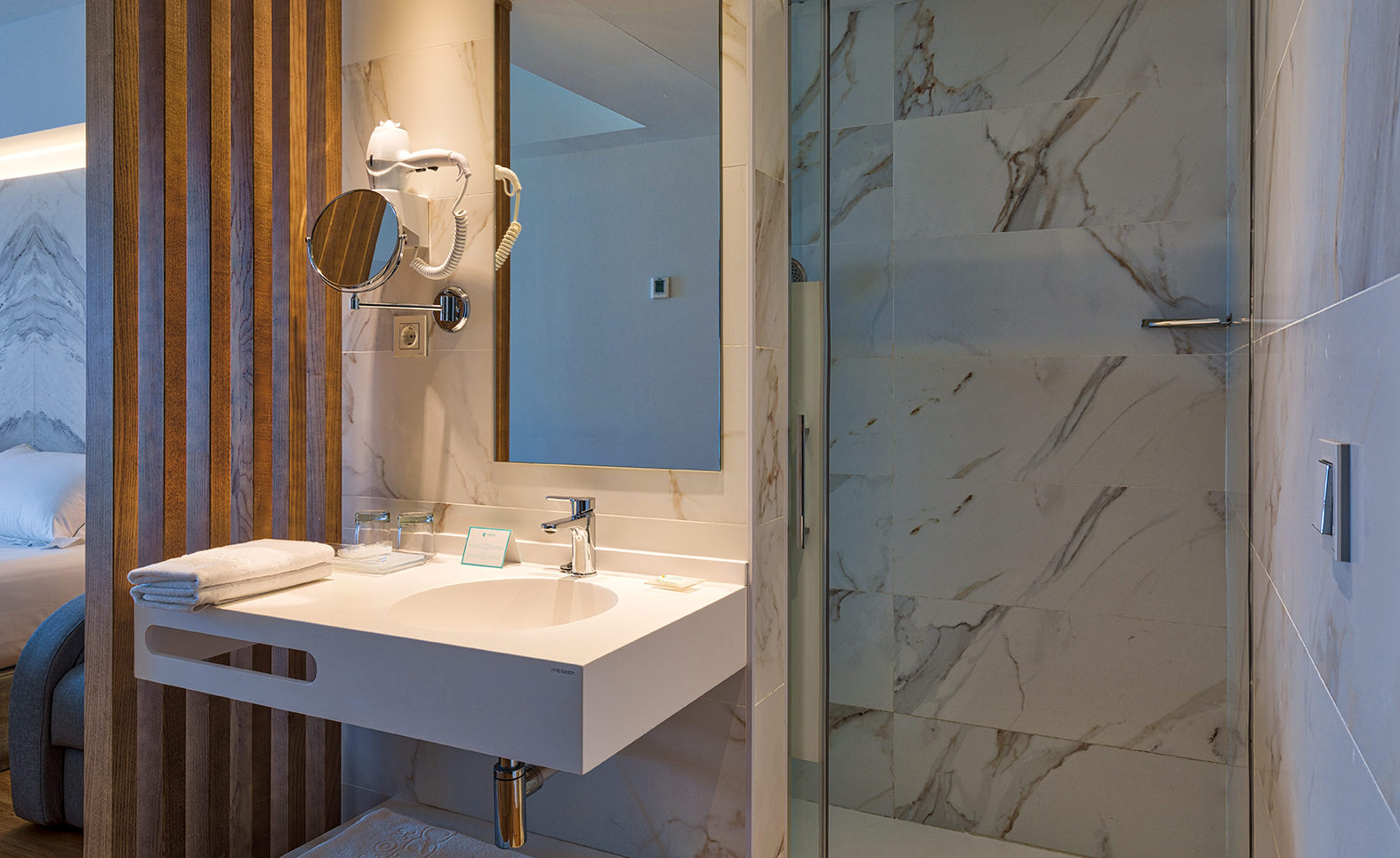 042_alta_CaleiaTalayotSpaHotel Doble Vista Mar Lateral.jpg